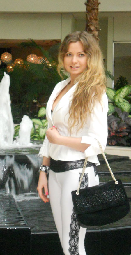 ukrainianmarriage.agency - pictures of single